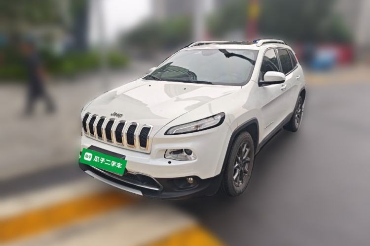Used Jeep Cherokee 2020 2.0L Two-Wheel Drive Classic Sports Edition