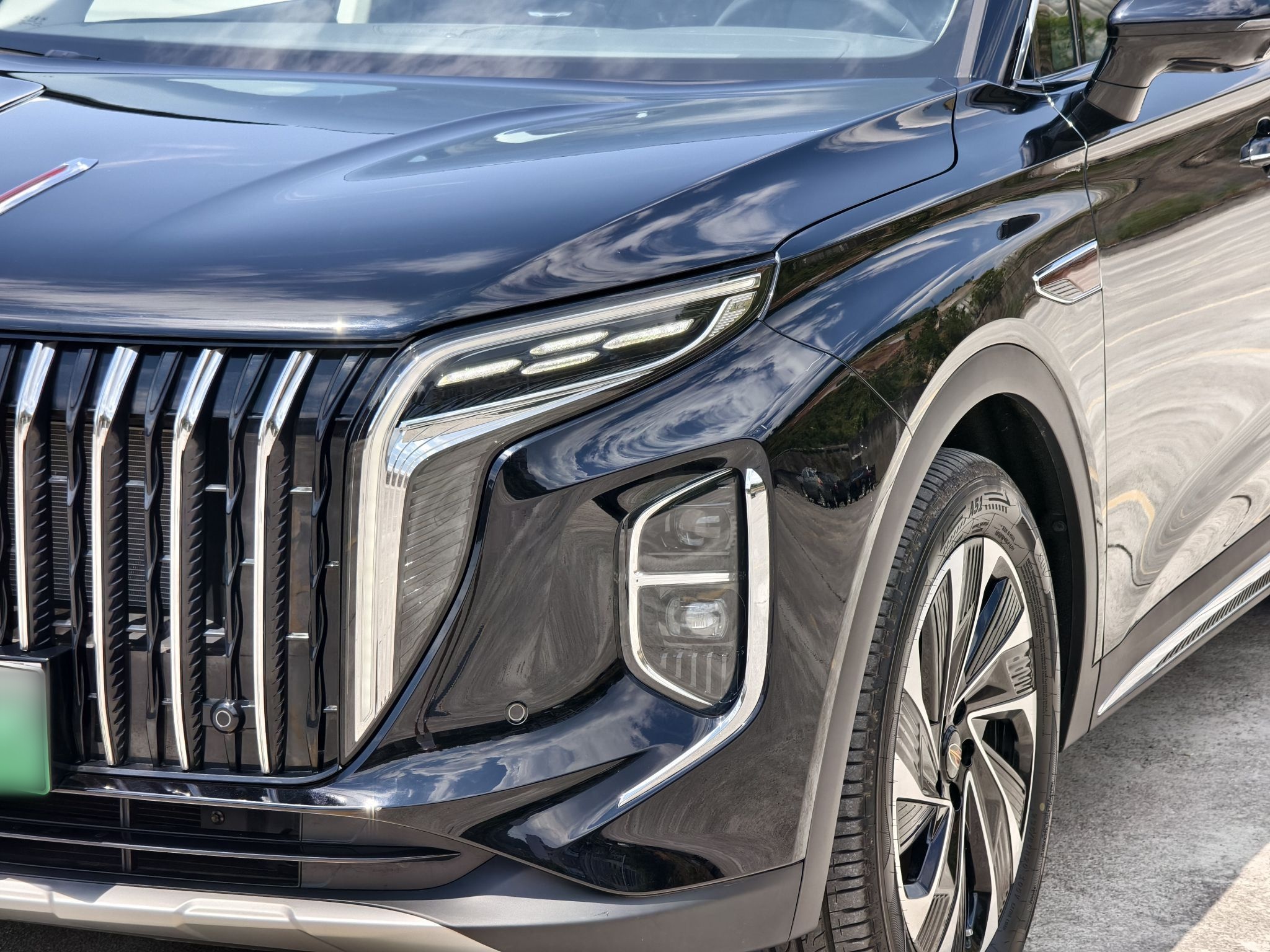 Hongqi HS7 PHEV 2024 2.0T PHEV Four-Wheel Drive Flagship Edition 6 Seats — снимка 8