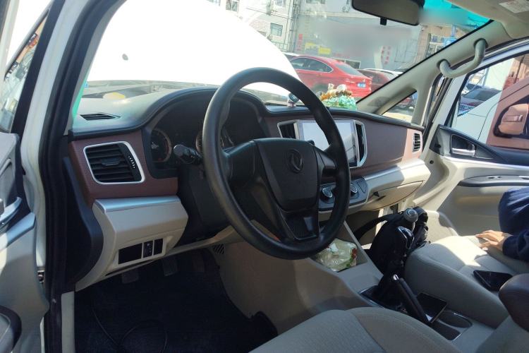 Used FORTHING Lingzhi 2018 M5L 2.0L 7-Seater Comfort Model
