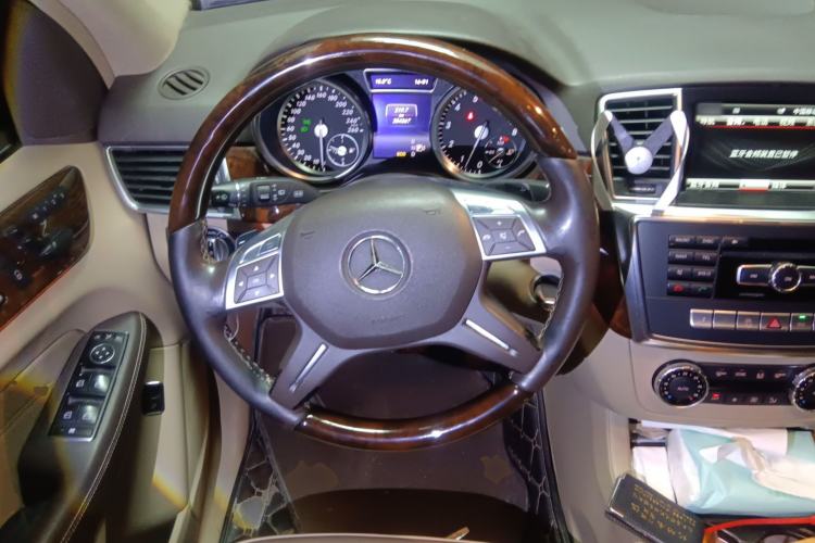 Used Mercedes-Benz M-Class 2014 ML 400 4MATIC Luxury Model
