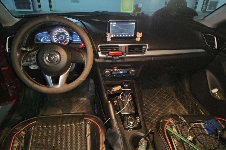 Used Mazda 3 Axela 2014 Sedan 1.5L Automatic Luxury Model
