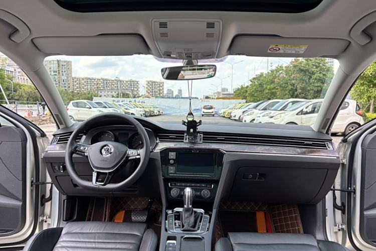 Used Volkswagen Magotan 2019 330TSI DSG Luxury Model China V Standard