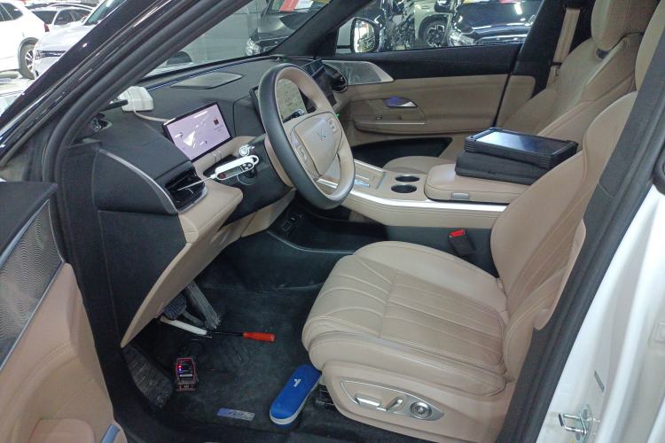 Used XPeng G9 2025 625 Long-Range Max Left Front Seat
