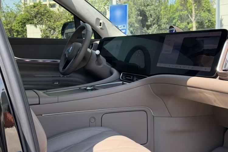 Used Hima AITO M9 2025 Extended-Range Ultra Version 52 kWh 6-Seater Interior 10