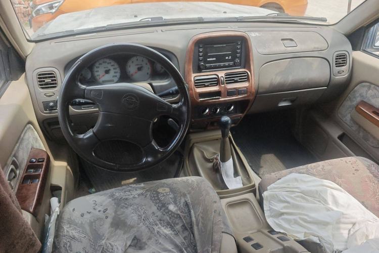 Used Nissan ZN Van 2011 2.4L Two-Wheel-Drive Standard Version 5 Seats ZN6493