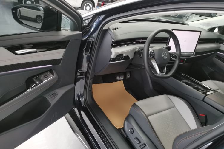 Used Volkswagen ID.7 VIZZION 2024 AIR model
