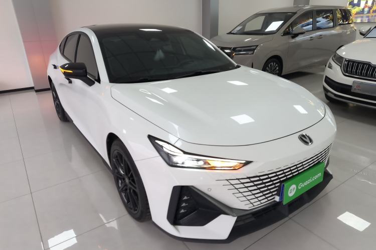 Used CHANGAN UNI-V 2023 1.5T Prestige Model