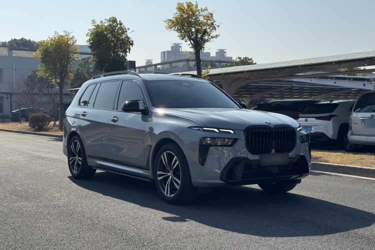 Used BMW X7 2023 xDrive40i Luxury M Sport Package
