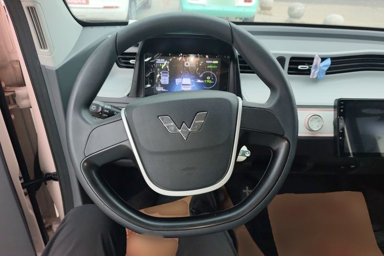 Used Wuling Hongguang MINIEV 2022 Macaron Premium Model – Lithium Iron Phosphate Steering Wheel