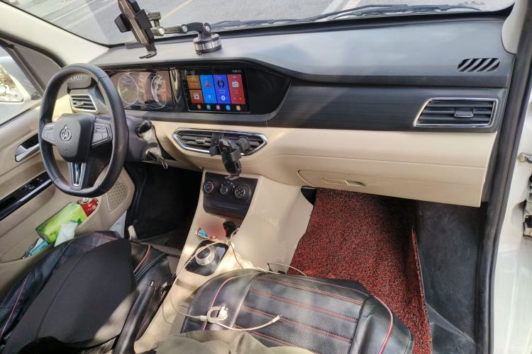 Used CHANGAN KUAYUE Xing V7 EV 2022 Standard Model 240 km Center Console