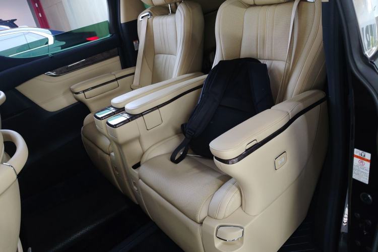 Used Toyota Vellfire 2020 Dual-Engine 2.5L HV Prestige Edition Left Rear Seat