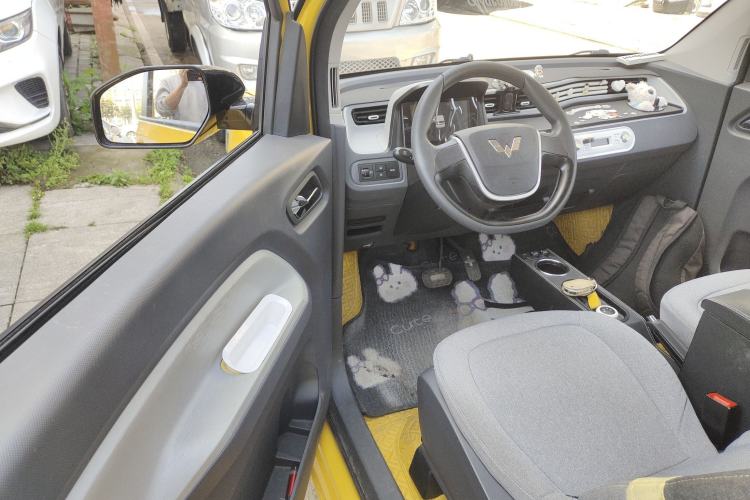 Used Wuling Hongguang MINIEV 2022 Macaron Premium Model – Lithium Iron Phosphate Driver Seat