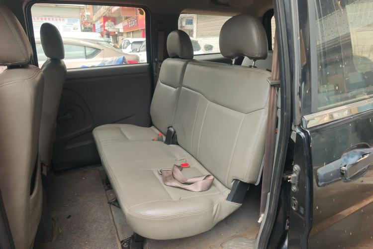 Used Dongfeng Shuaike 2011 1.5L Manual Standard Model 7 Seats China IV Standard
