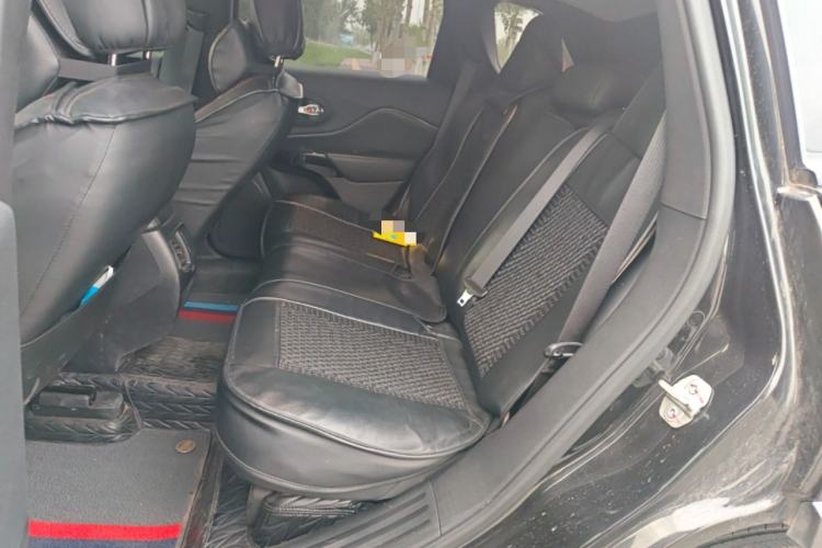 Used Jeep Cherokee 2020 2.0T Four-Wheel Drive Night Eagle Edition Left Rear Seat