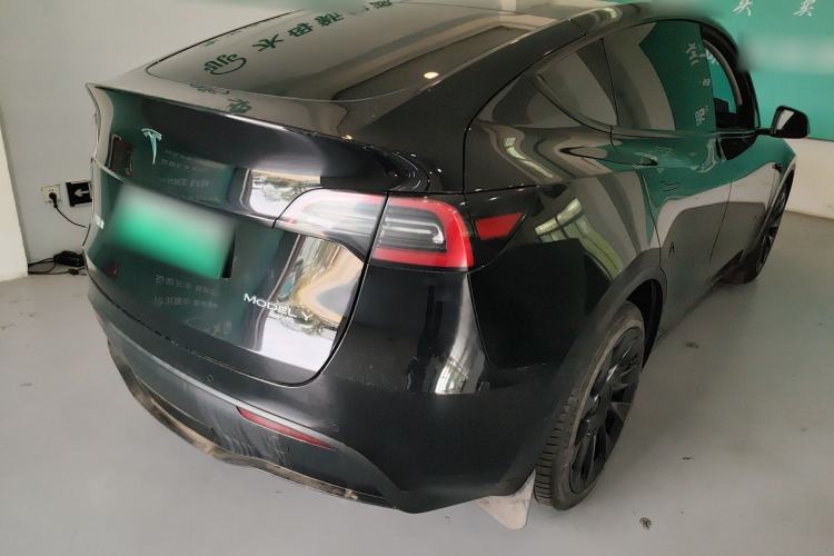 Used Tesla Model Y 2023 Long-Range All-Wheel-Drive Version