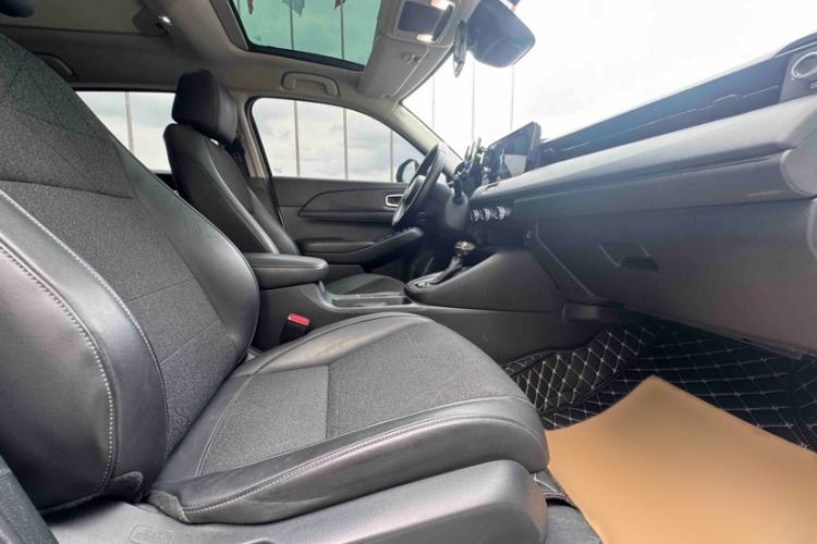 Used Honda Vezel 2023 1.5L CVT Pioneer Edition Interior 8