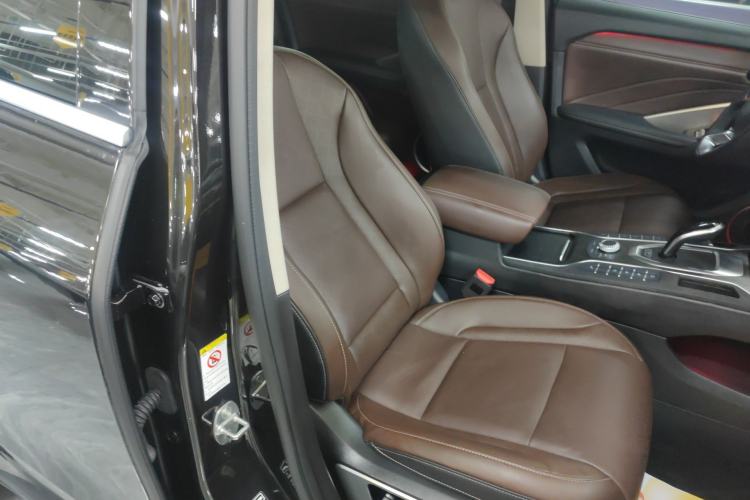 Used Wey VV6 2021 2.0T Two-Wheel Drive Smart Plus