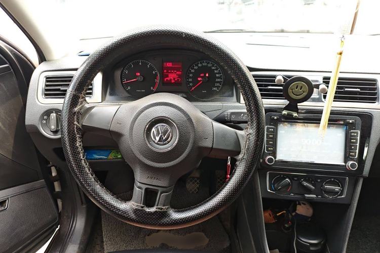 Used Volkswagen Santana 2013 1.6L Manual Comfort Edition
