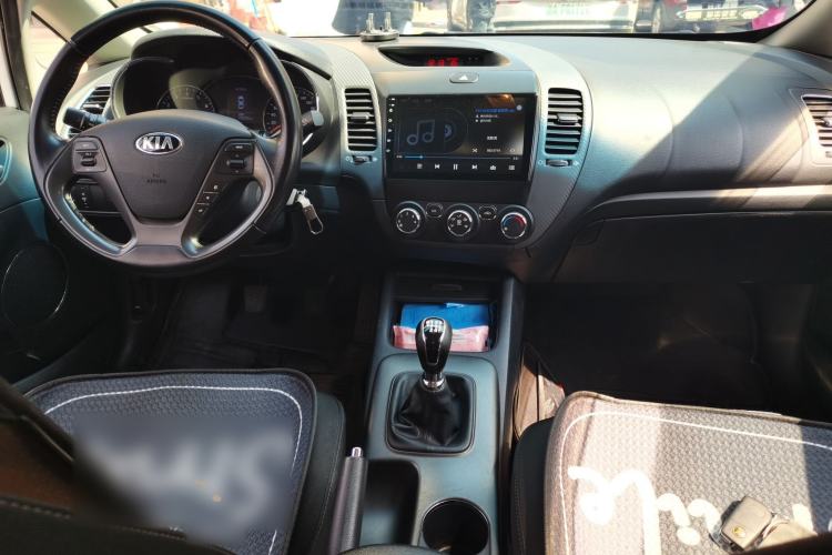 Used Kia K3 2013 1.6L Manual GLS Center Console