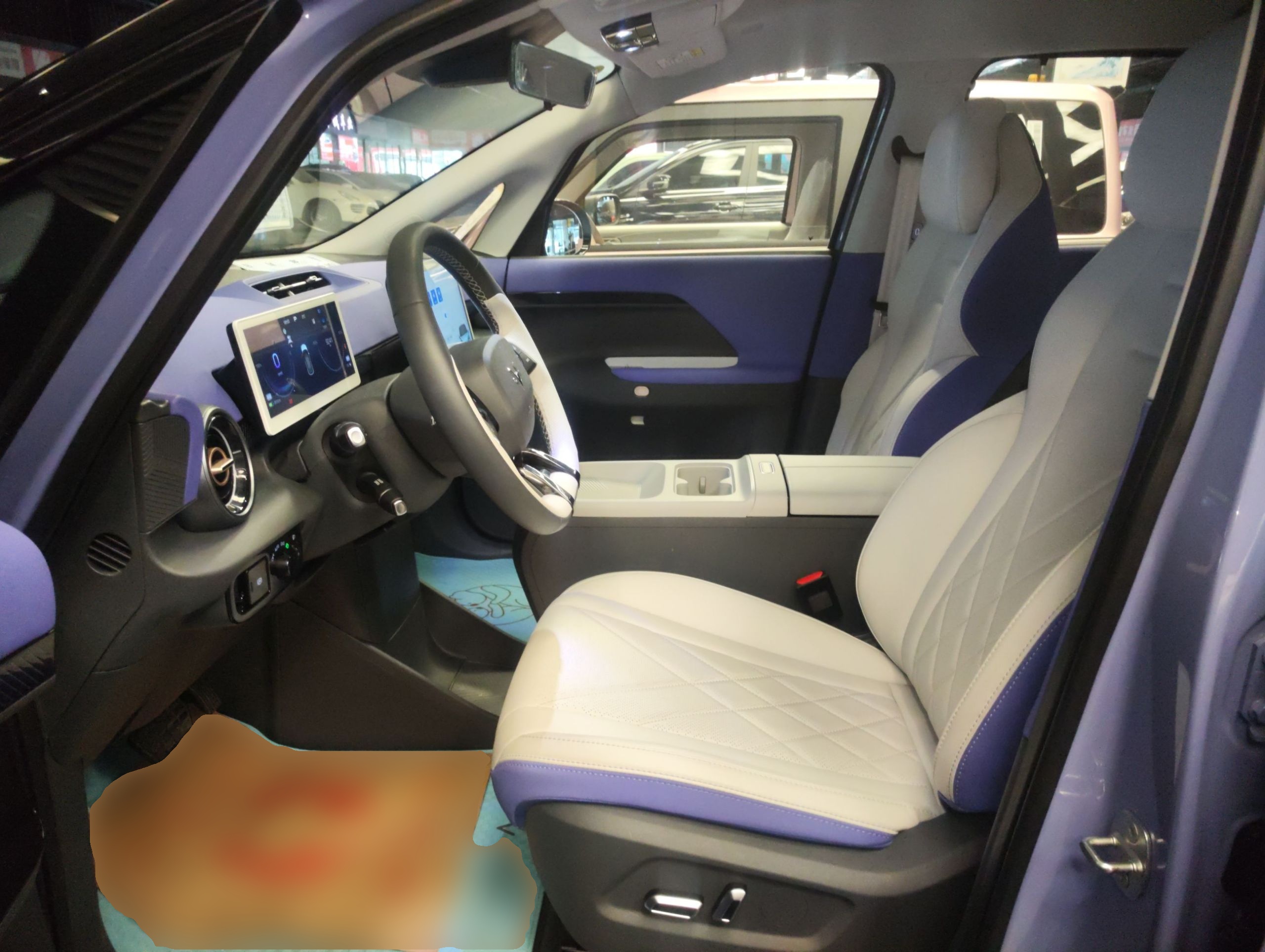 Переднее сиденье в автомобиле