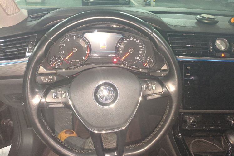 Used Volkswagen Phideon 2018 Revised Version 380TSI Two-Wheel Drive Business Edition Steering Wheel