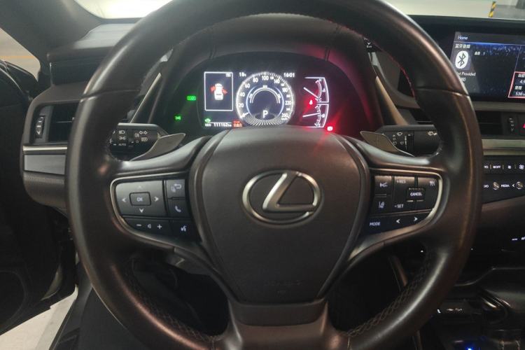 Used Lexus ES 2018 300h Premier Edition China VI Standard
