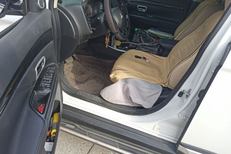 Used Mitsubishi Outlander 2018 2.0L Two-Wheel Drive Glory Edition 5 Seats