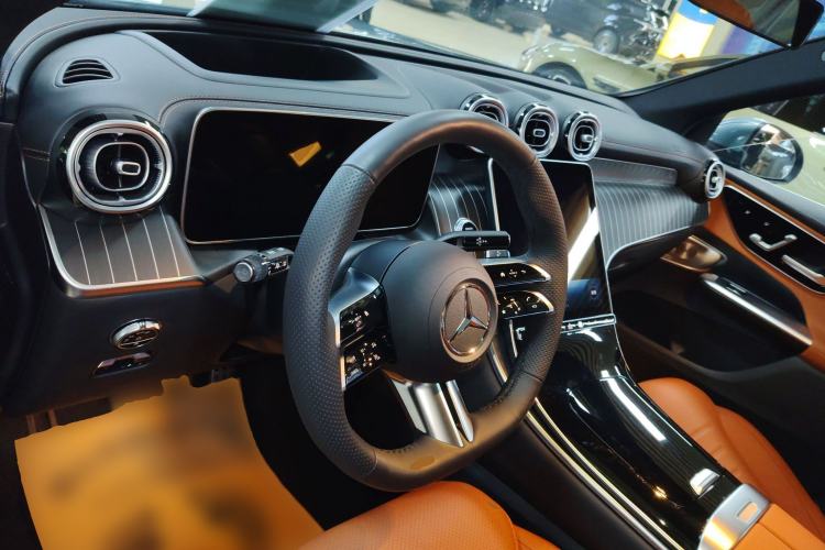 Used Mercedes-Benz GLC 2024 GLC 300 L 4MATIC Luxury Model 5 Seats