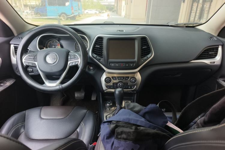 Used Jeep Cherokee 2016 2.4L All-in-One Edition
