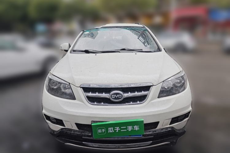 Used BYD S6 2013 Platinum Edition 2.0L Manual Luxury Model

