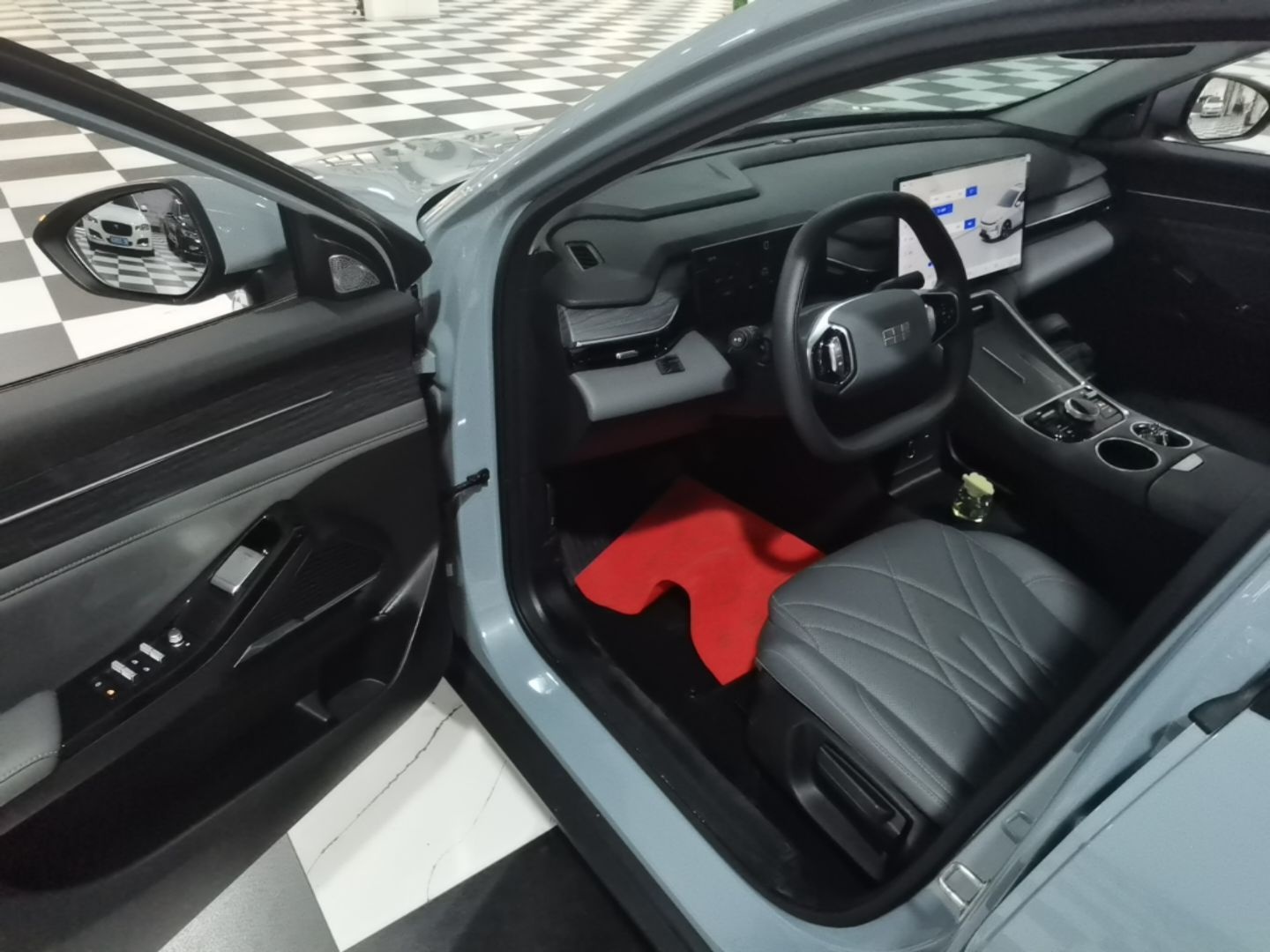 Geely Galaxy L6 2025 EM-i 60km Launch Edition — снимка 18