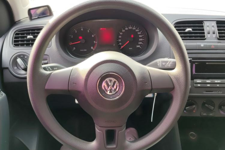 Used Volkswagen Polo 2013 1.4L Manual Fashion Edition Steering Wheel