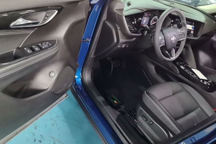 Used Buick Envision 2023 Encore S 652T Two-Wheel-Drive Luxury Model
