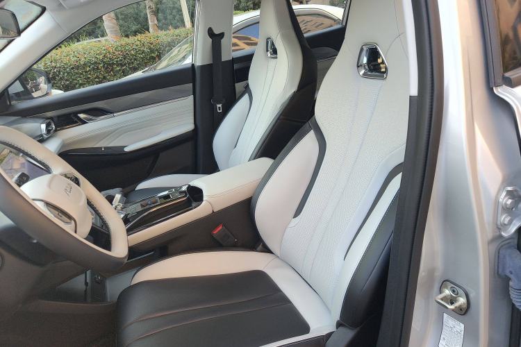 Used Dongfeng Aeolus Mage 2023 DH-i 1.5T Prestige Edition
