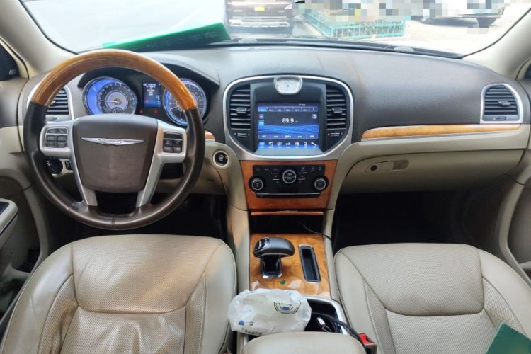 Used Chrysler 300C 2013 3.6L Luxury Edition
