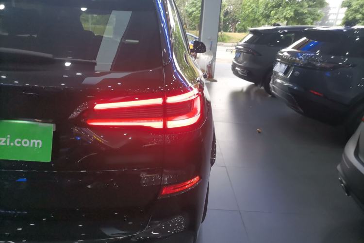 Used BMW X5 2022 xDrive 40Li Luxury Edition M Sport Package