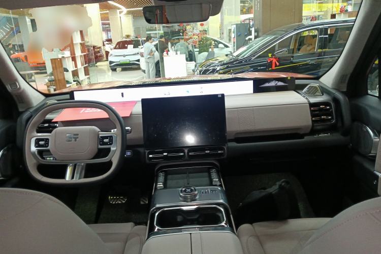 Used Jetour Zongheng G700 Trailblazer 2025 Model Xiangjing Edition 6-seater Center Console