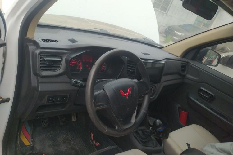 Used Wuling Hongguang V 2022 1.5L Jingqu Version Hydraulic Power Steering LAR Center Console