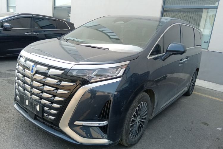 Used Denza D9 2022 DM-i 1040 Prestige Model