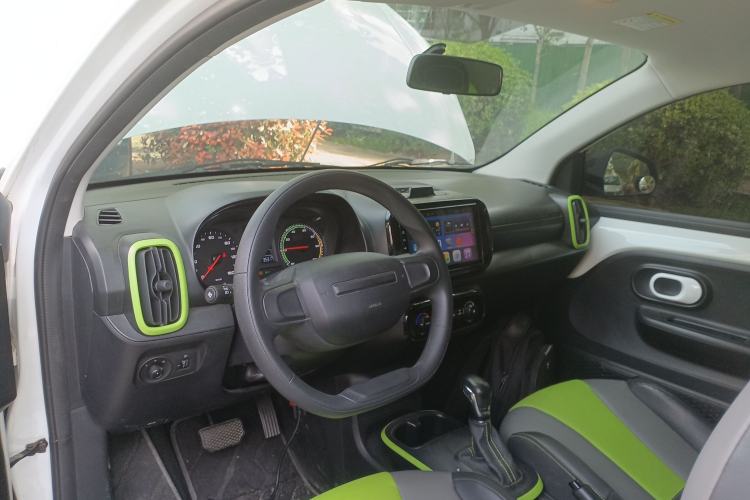 Used Roewe Clever 2021 302 km New Four-Seater Super-Efficient Version Center Console