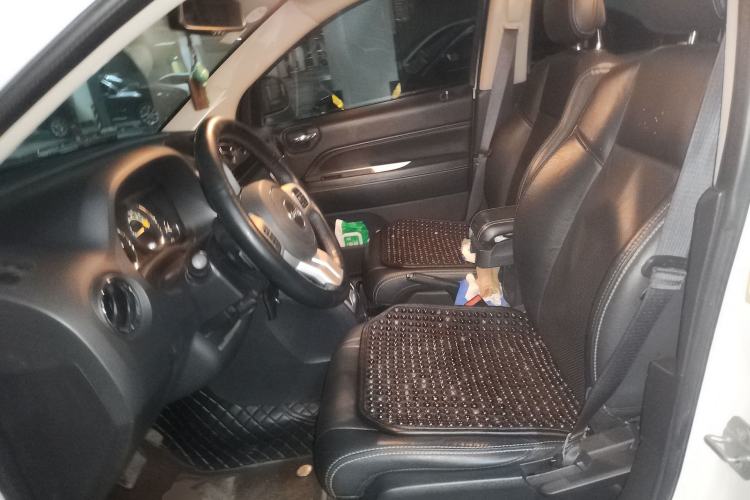 Used Jeep Compass 2014 Revised Version 2.0L Two-Wheel Drive Elite Edition Left Front Seat