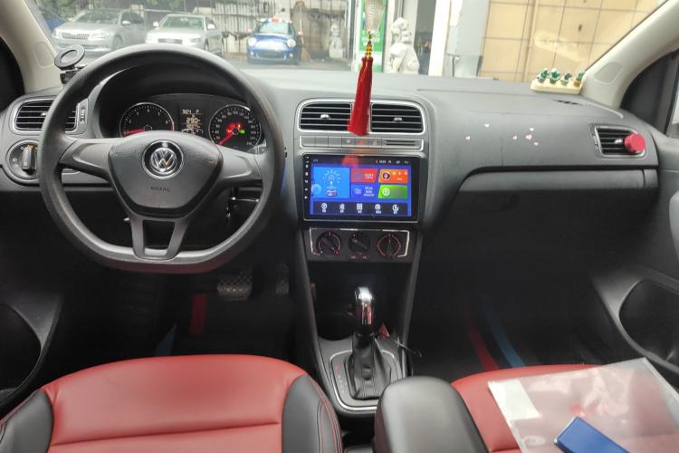 Used Volkswagen Polo 2014 1.4L Automatic Comfort Edition Center Console