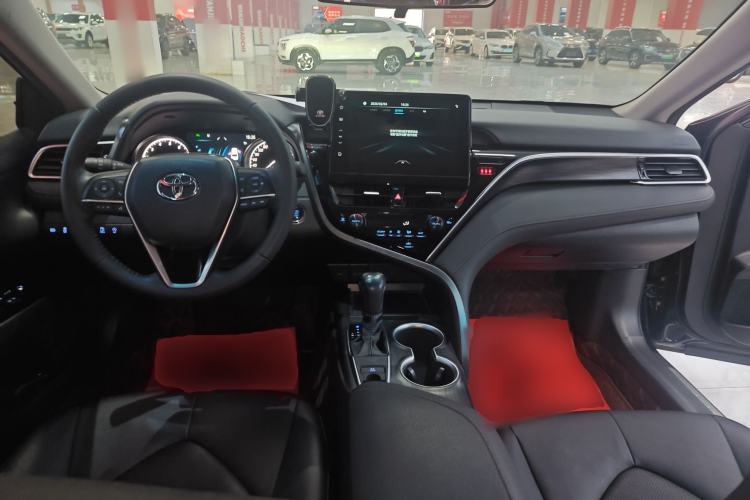 Used Toyota Camry 2021 2.0G Luxury Edition
