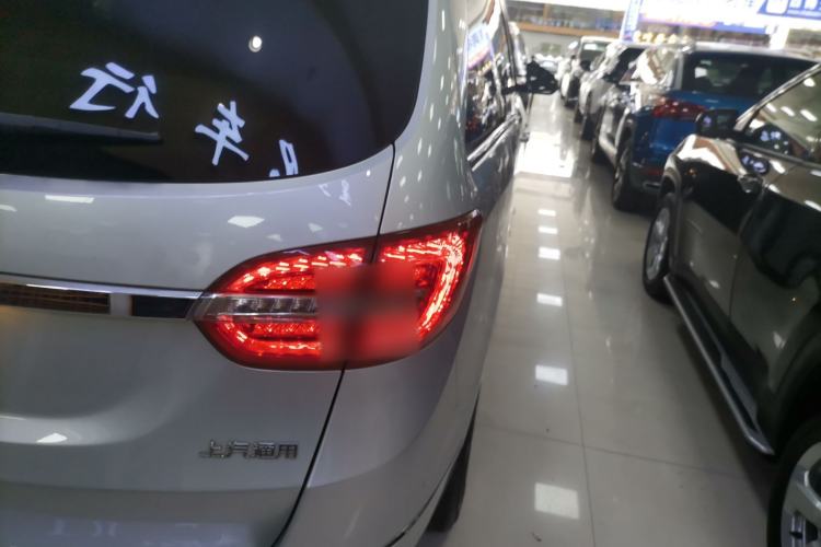 Used Buick GL8 2018 28T Comfort Model China VI Standard Exterior 3