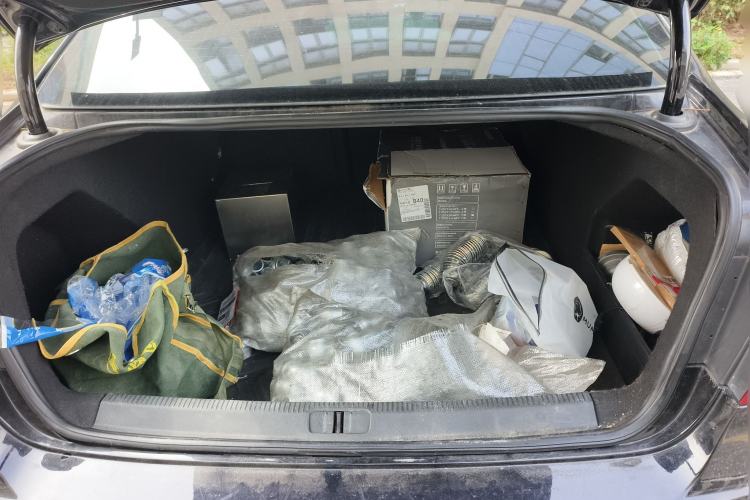 Used Volkswagen Magotan 2012 Revised Version 2.0 TSI Supreme Edition Trunk