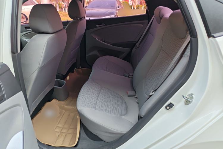 Used Hyundai Verna (older generation) 2014 1.4L Manual Smart GLS Trim Left Rear Seat