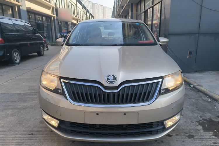 Used Skoda Rapid 2013 1.6L Manual Smart Selection Model