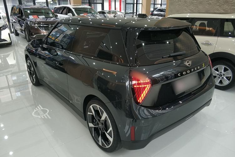 Used MINI Electric COOPER 2024 452km COOPER SE Artist