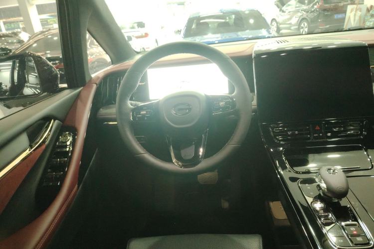 Used GAC Trumpchi M8 2025 Zongshi Series Super Hybrid Edition
