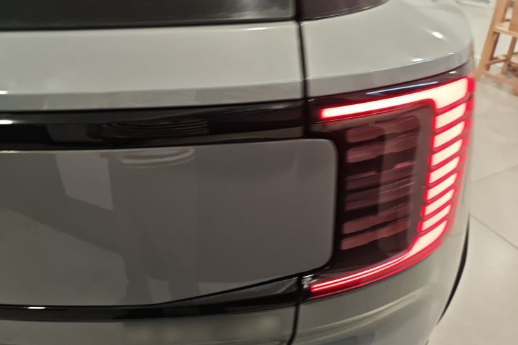 Used Volvo EX30 2025 Rear-Drive Long-Range Plus Model Right Rear Taillight